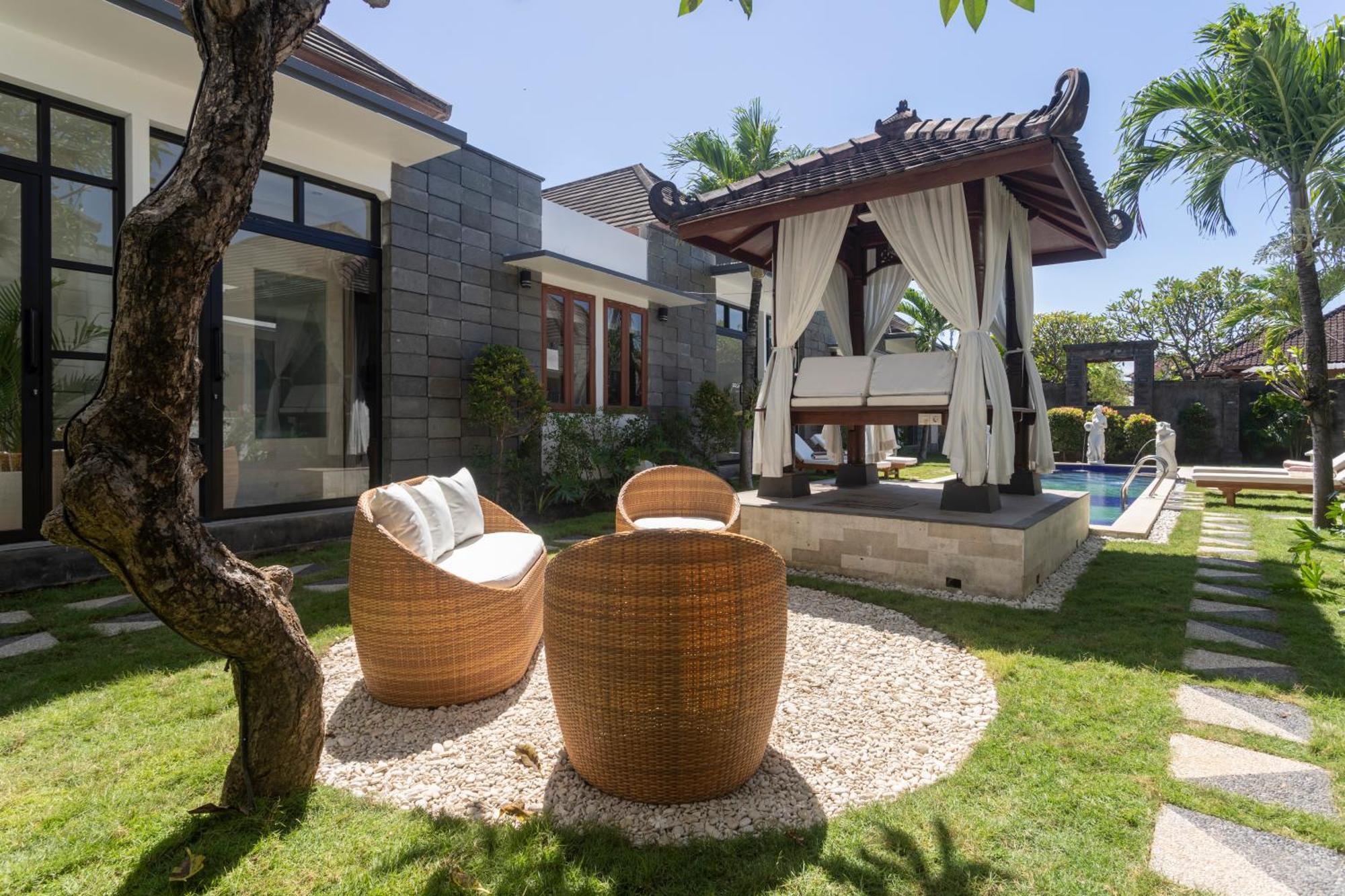 Designer Studio Emy Sanur Exteriör bild